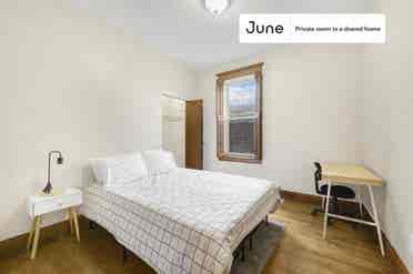 2 BR in Chicago
