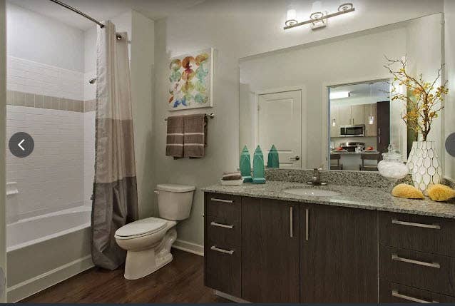 Beautiful Room w/ Private Bath 