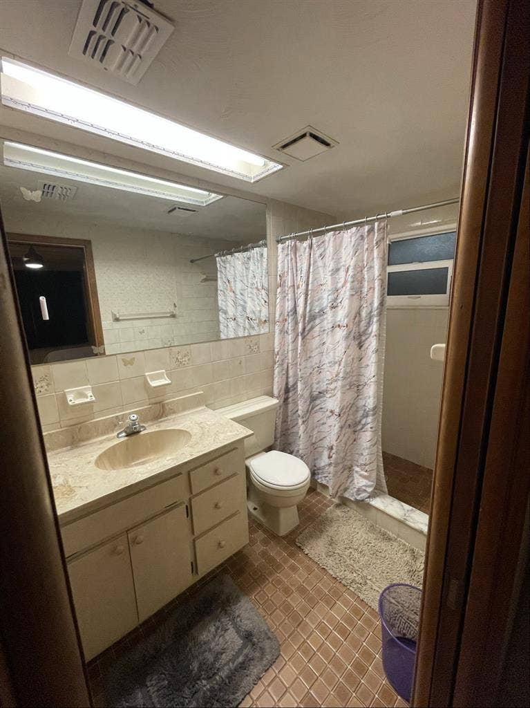 Big bedroom private bath and closet