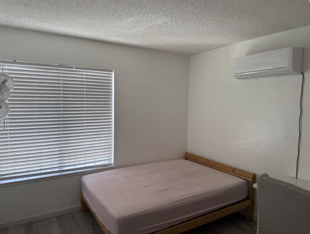 Furnished room