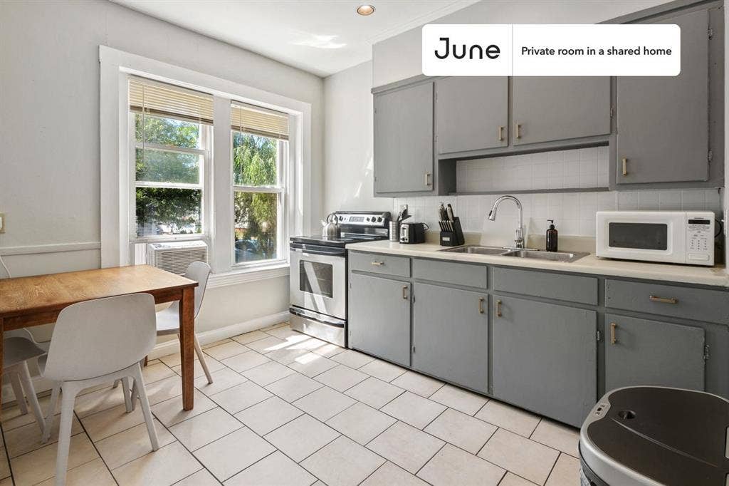 4 BR in Boston