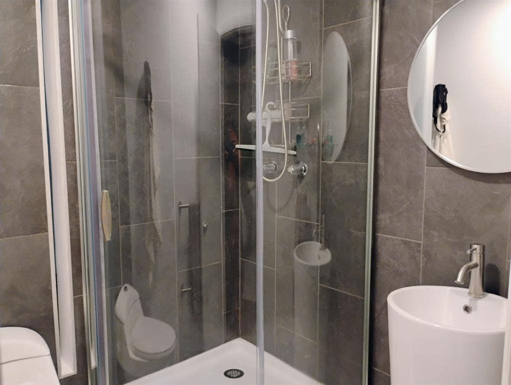 Looking for a Mature Male Roommate