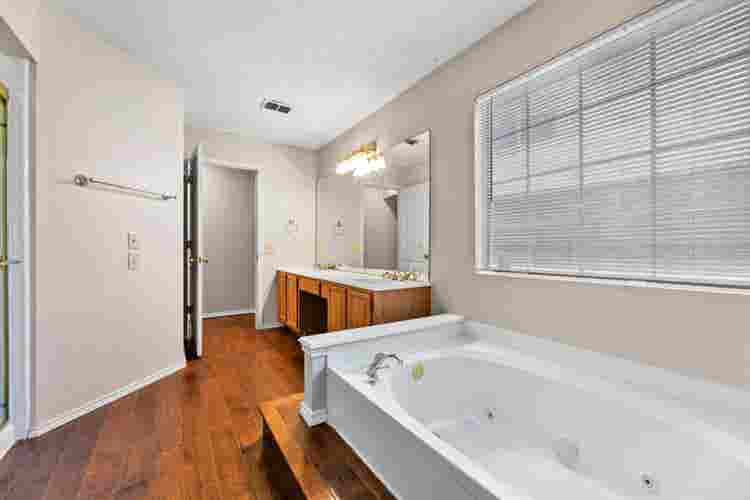 5 BR in Fort Worth