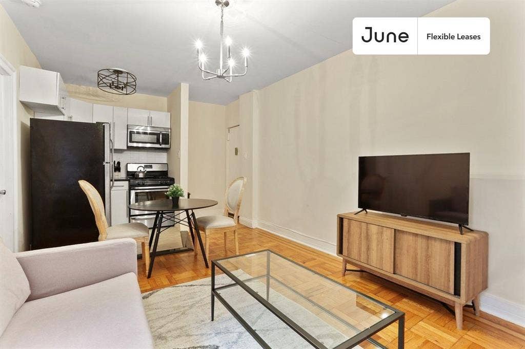2 BR in New York City