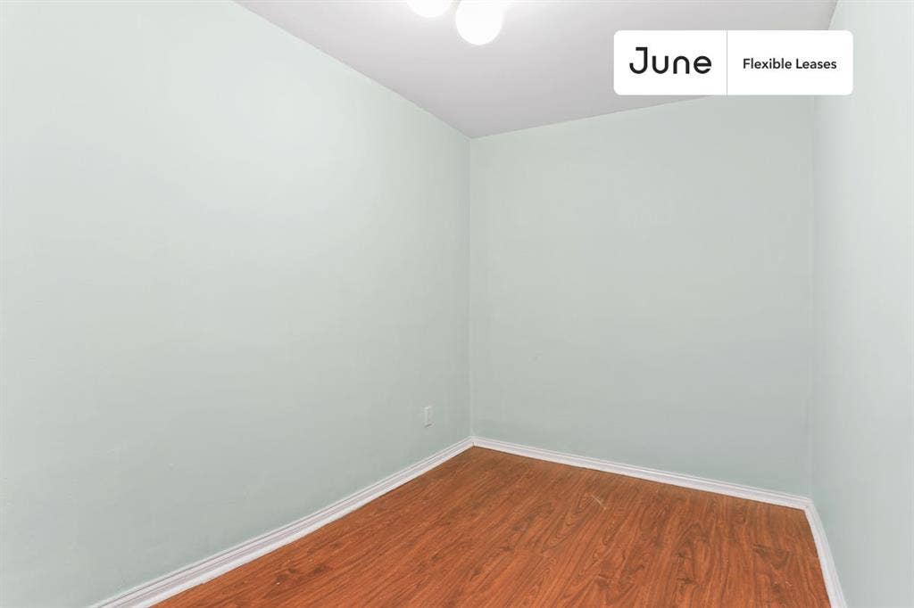 2 BR in New York City