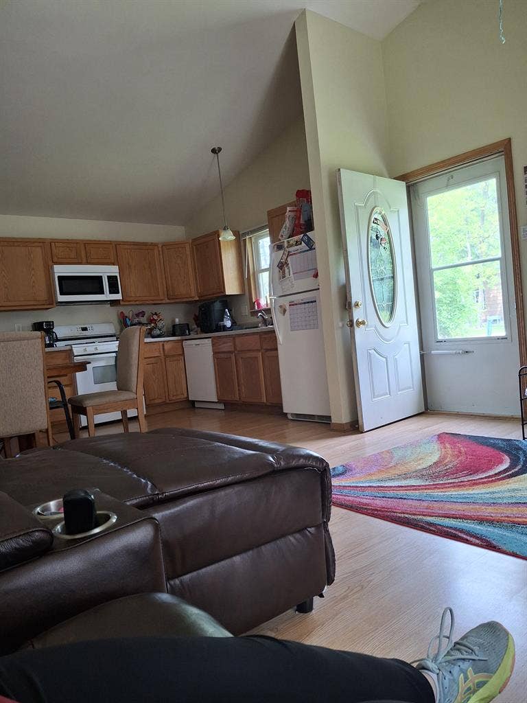 Roommate wanted!!