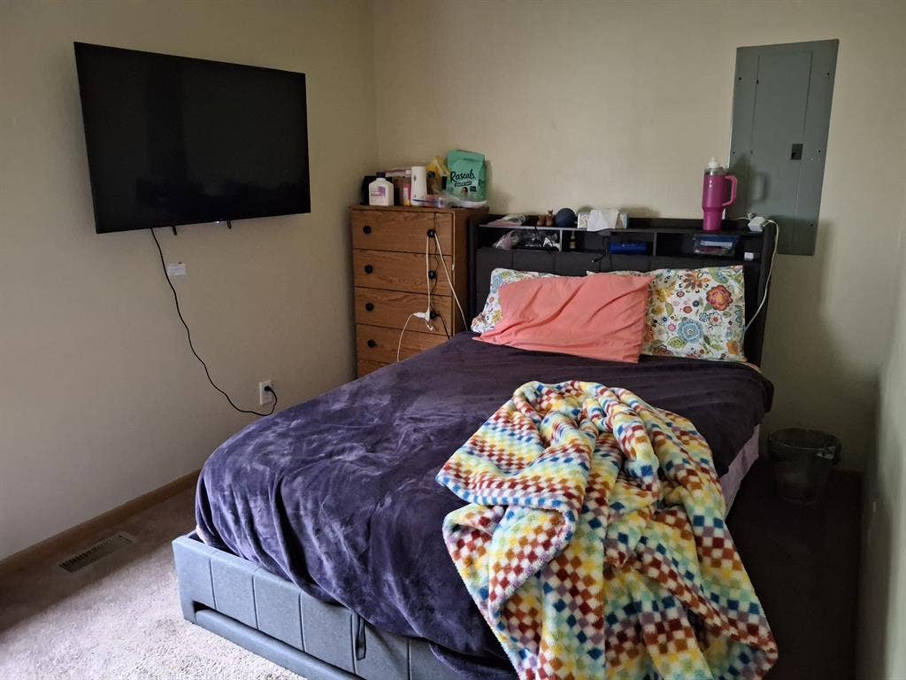Roommate wanted!!