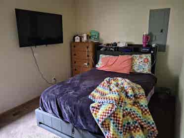 Roommate wanted!!