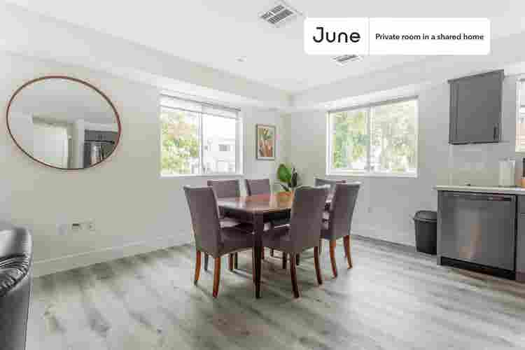 4 BR in Los Angeles
