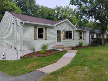 Room in quiet Antioch neighborhood