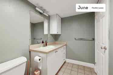 2 BR in Boston