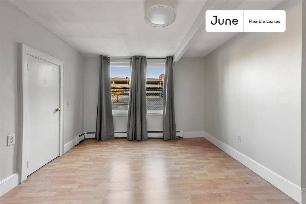 2 BR in Boston