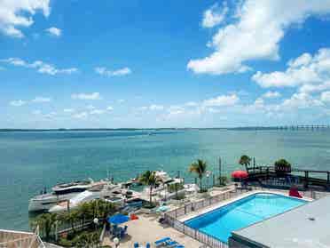 Brickell Roommate