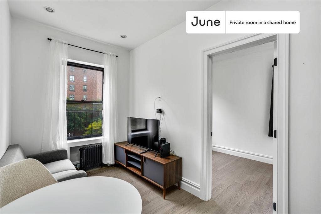 2 BR in New York City