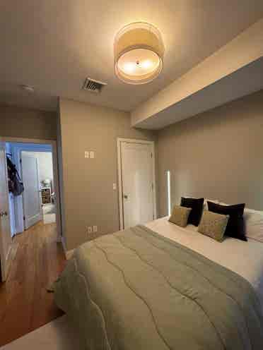 🚨 Looking for a roommate! 🚨