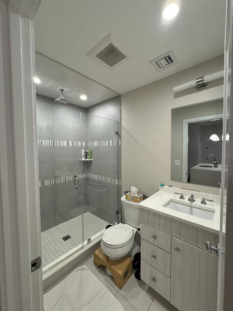 🚨 Looking for a roommate! 🚨