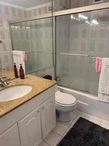 Brickell room for rent $