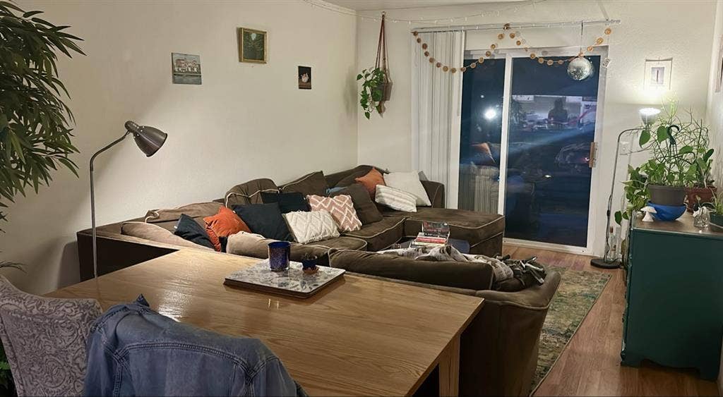 Summer Sublet at the U Apartments