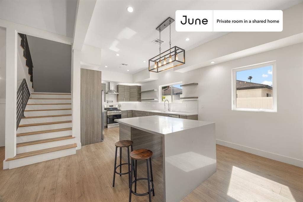 4 BR in Los Angeles