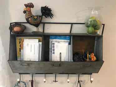 Upstairs Room - Beach/Freeway Close