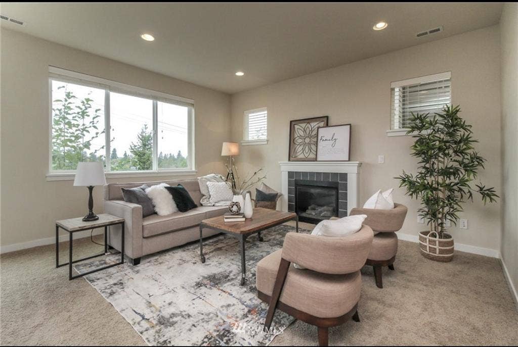 4 Bed townhome in Newcastle