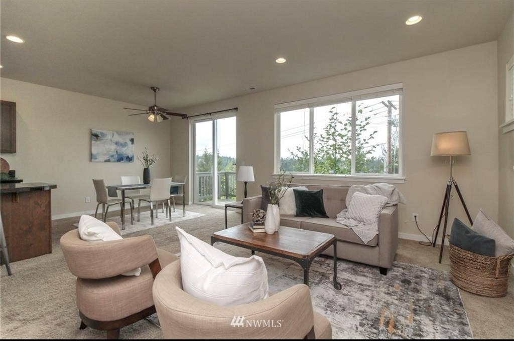 4 Bed townhome in Newcastle