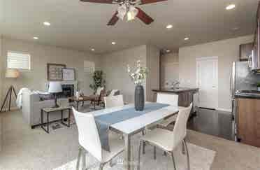 4 Bed townhome in Newcastle