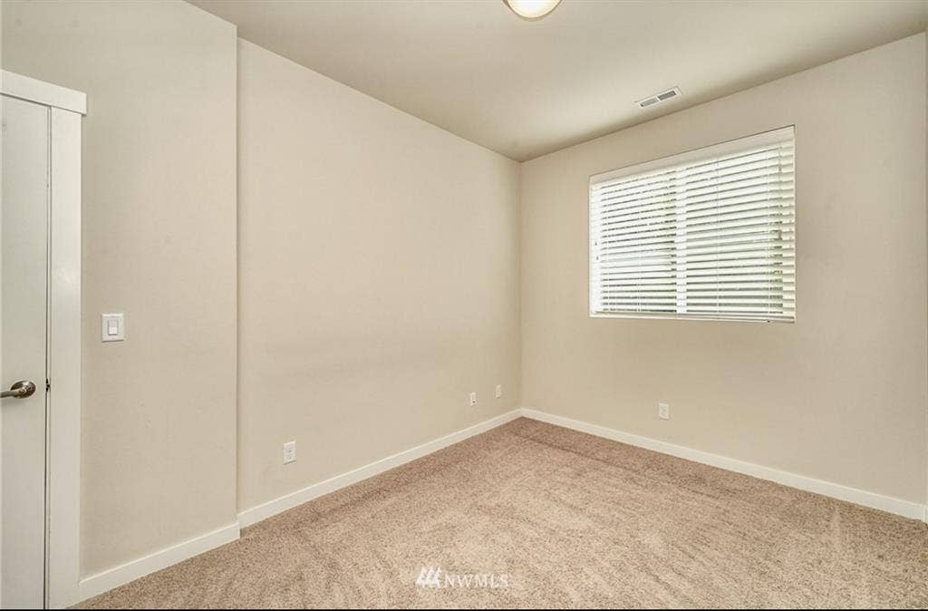 4 Bed townhome in Newcastle