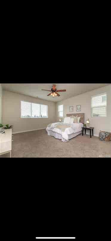4 Bed townhome in Newcastle