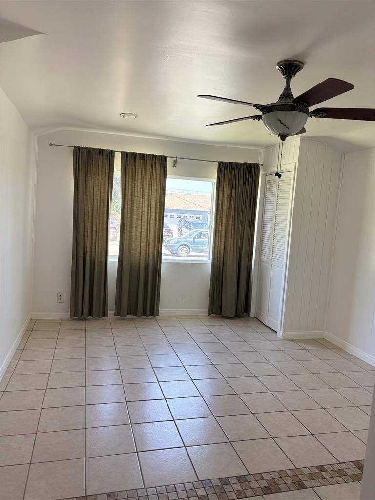 Studio for rent available now