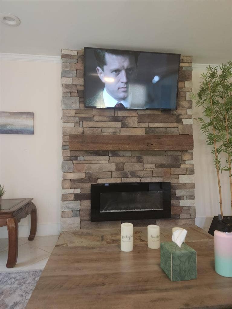 Fully Furnished 2-bedroom Apartment