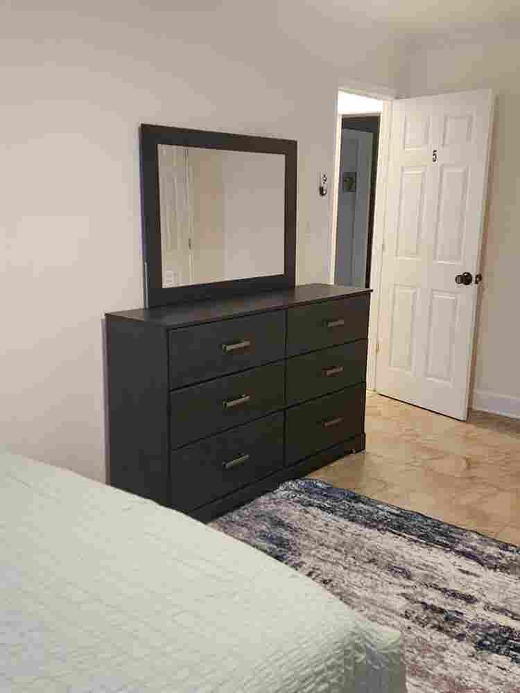 Fully Furnished 2-bedroom Apartment