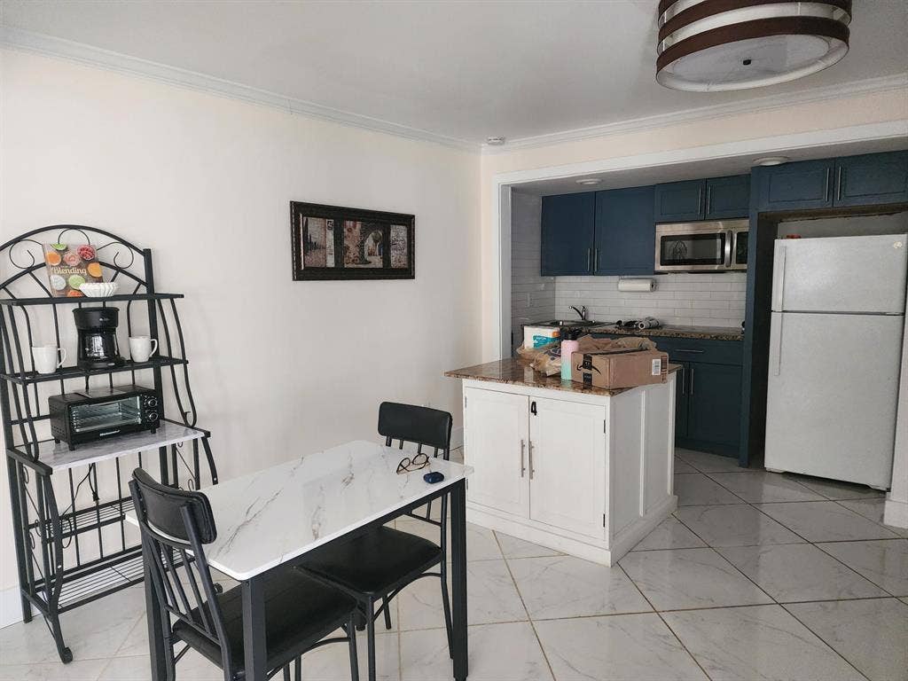 Fully Furnished 2-bedroom Apartment