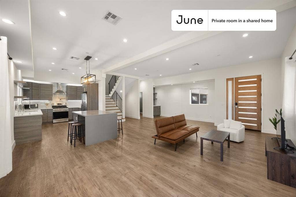 4 BR in Los Angeles
