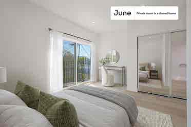 5 BR in Los Angeles