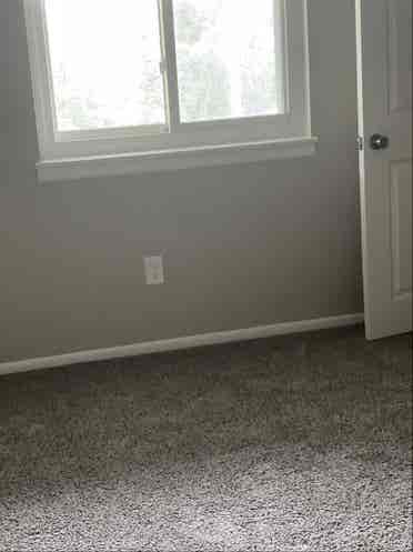 Walking distance to Northshore Mall