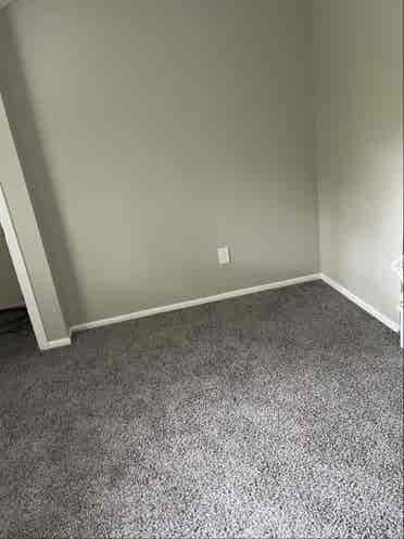Walking distance to Northshore Mall