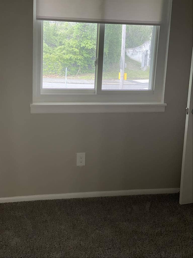 Walking distance to Northshore Mall