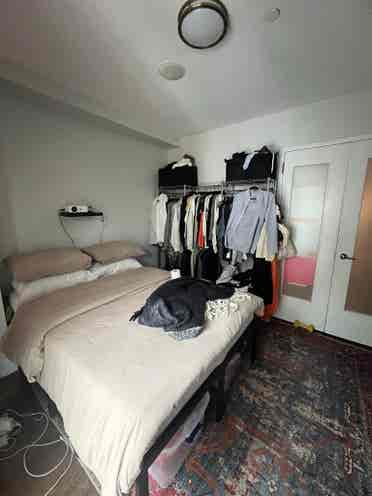 Queen Size Bedroom in Williamsburg