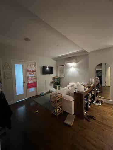 Queen Size Bedroom in Williamsburg