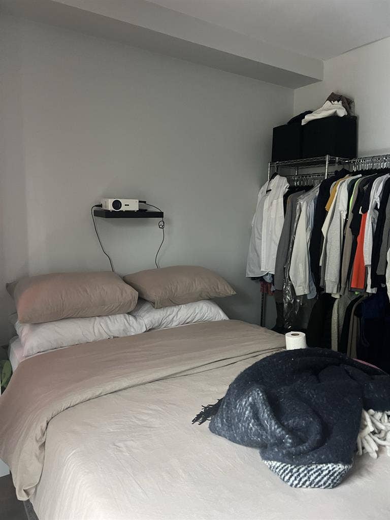 Queen Size Bedroom in Williamsburg