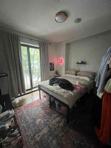 Queen Size Bedroom in Williamsburg