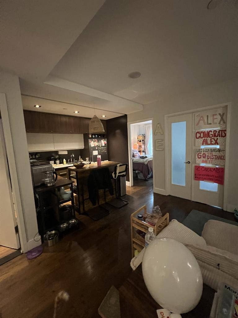 Queen Size Bedroom in Williamsburg