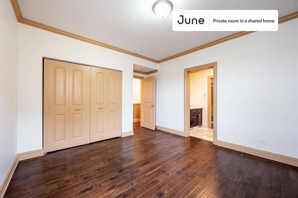 3 BR in Chicago