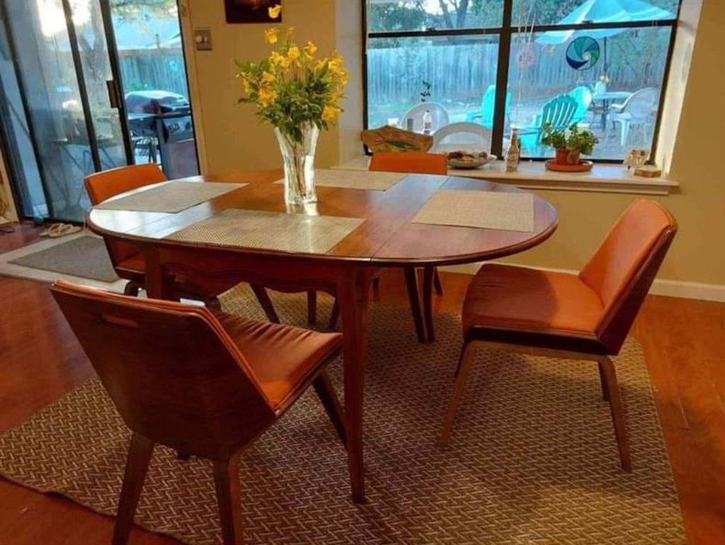 Great Furnished Room July 1 !