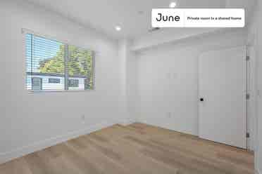 4 BR in Los Angeles