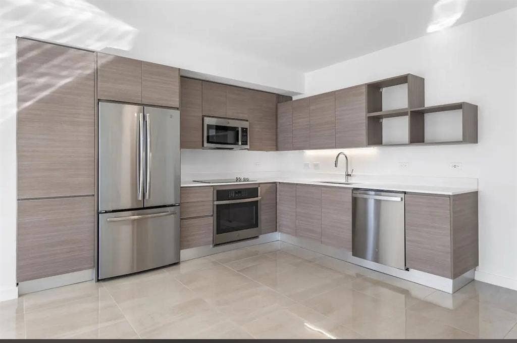 Hola rento habitacion máster