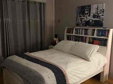 Private room whit bathroom (woman)