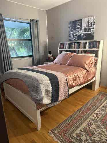 Private room whit bathroom (woman)