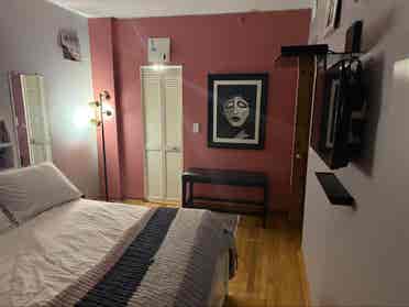 Private room whit bathroom (woman)